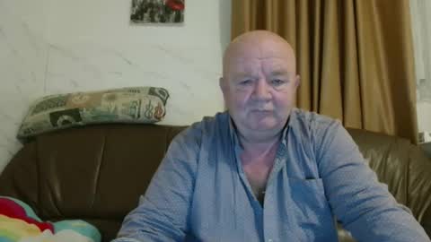 Snapshot of fullballs6 chatting on December 21, 2025, 3:13 am fullballs6 online show from December 21, 2025, 3:13 am