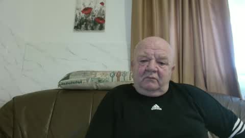 Snapshot of fullballs6 chatting on January 14, 2026, 7:03 am fullballs6 online show from January 14, 2026, 7:03 am