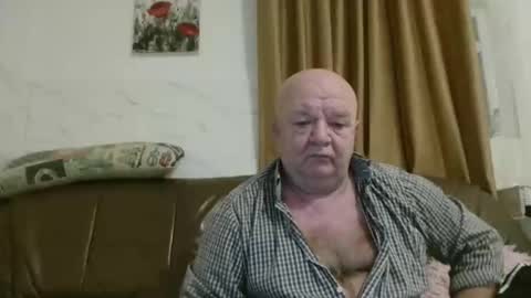 Snapshot of fullballs6 chatting on February 3, 2026, 3:26 am fullballs6 online show from February 3, 2026, 3:26 am