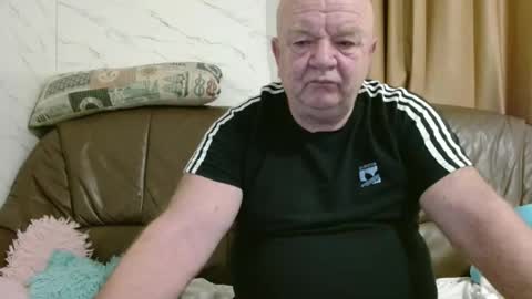 Snapshot of fullballs6 chatting on February 17, 2026, 2:52 am fullballs6 online show from February 17, 2026, 2:52 am