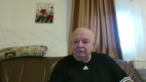 Snapshot of fullballs6 chatting on February 25, 2026, 5:17 am fullballs6 online show from February 25, 2026, 5:17 am