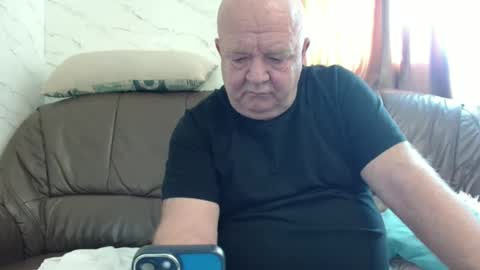 Snapshot of fullballs6 chatting on March 5, 2026, 8:32 am fullballs6 online show from March 5, 2026, 8:32 am