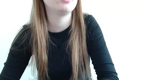 Snapshot of funemma000 chatting on April 24, 2026, 8:06 am Emma online show from April 24, 2026, 8:06 am