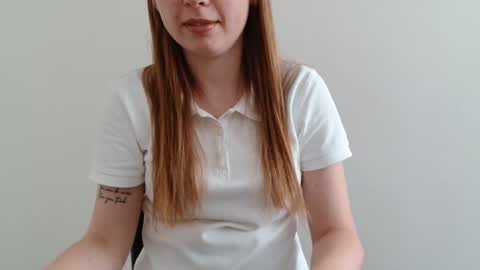 Snapshot of funemma000 chatting on May 4, 2026, 10:11 am Emma online show from May 4, 2026, 10:11 am
