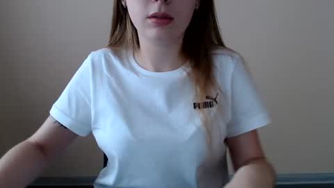 Snapshot of funemma000 chatting on June 22, 2026, 7:05 am Emma online show from June 22, 2026, 7:05 am