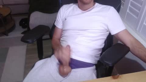 Snapshot of funkybits chatting on April 10, 2026, 8:24 pm funkybits online show from April 10, 2026, 8:24 pm