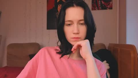 Eva online show from May 6, 2026, 2:19 am