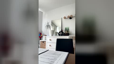 funnyroom23 online show from April 21, 2026, 9:04 am