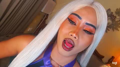 Maddonna online show from December 4, 2025, 11:35 pm