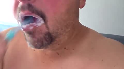 Snapshot of fuqhuntr chatting on August 1, 2026, 3:33 pm FUCK HUNTERS online show from August 1, 2026, 3:33 pm