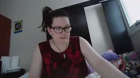 fuzzypeaches87 online show from December 21, 2025, 8:16 pm