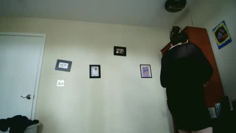 fuzzypeaches87 online show from April 20, 2026, 7:59 pm