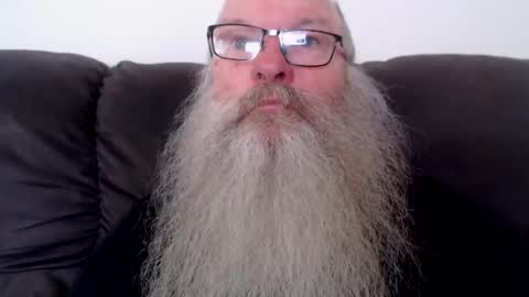 Snapshot of fuzzzman chatting on February 8, 2025, 6:22 am Mark online show from February 8, 2025, 6:22 am