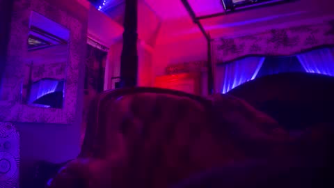 fvvkboyy online show from November 9, 2025, 5:33 pm