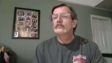 fxson8 online show from November 17, 2025, 7:19 pm