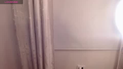 FIRE AND FOX online show from February 19, 2025, 5:38 pm