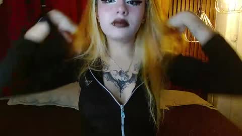 FIRE AND FOX online show from April 6, 2026, 7:59 pm