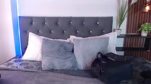 Snapshot of fyreandfox_ chatting on July 7, 2026, 7:29 pm FIRE AND FOX online show from July 7, 2026, 7:29 pm