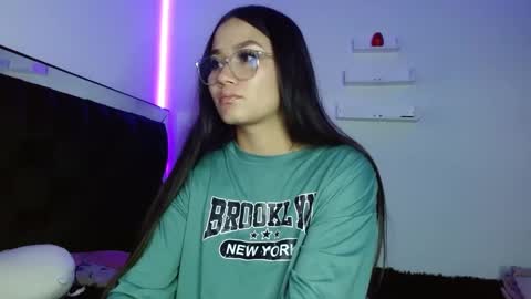 Victoria online show from March 4, 2025, 11:00 pm