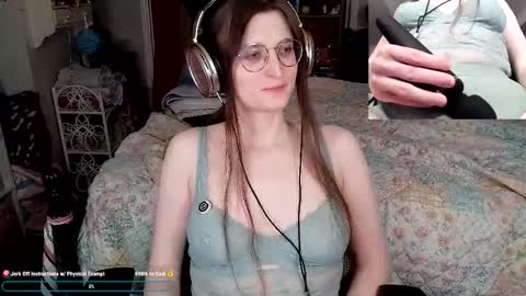 B online show from December 2, 2025, 3:51 pm