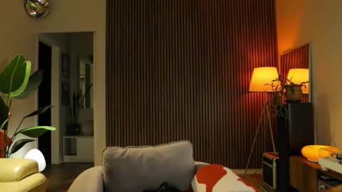 G online show from September 15, 2025, 5:13 pm