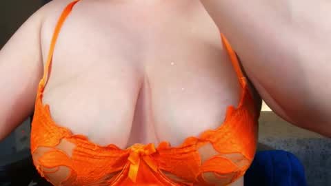 gaaby  online show from November 5, 2025, 12:54 am