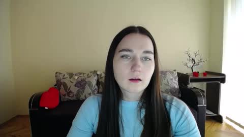 Jaklin online show from October 5, 2025, 9:07 am