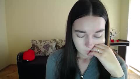 Jaklin online show from October 14, 2025, 8:48 am