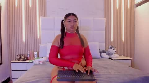 Snapshot of gabby_scott chatting on June 1, 2026, 12:29 pm gabby_scott online show from June 1, 2026, 12:29 pm
