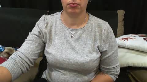 gaby  layla online show from September 10, 2025, 8:31 pm