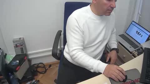 Snapshot of gabriel9_2003 chatting on April 14, 2026, 7:03 am gabriel9_2003 online show from April 14, 2026, 7:03 am