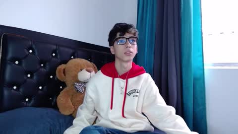 gabriel_x18 online show from March 15, 2026, 8:59 pm