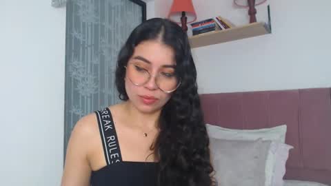 GabrielaRossa online show from February 21, 2025, 1:44 pm