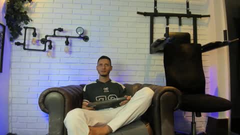 gabrieldraven online show from October 4, 2025, 7:45 pm