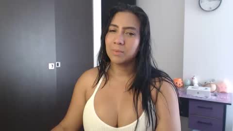 Snapshot of gaby_bluexx chatting on June 4, 2026, 3:51 pm Gaby Blue online show from June 4, 2026, 3:51 pm