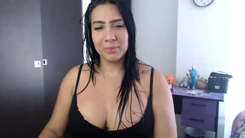 Snapshot of gaby_bluexx chatting on July 7, 2026, 3:38 pm Gaby Blue online show from July 7, 2026, 3:38 pm