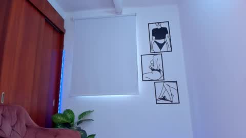    online show from September 10, 2025, 8:20 pm