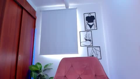    online show from September 13, 2025, 8:52 pm