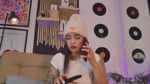 Gaby  online show from November 30, 2025, 12:42 pm