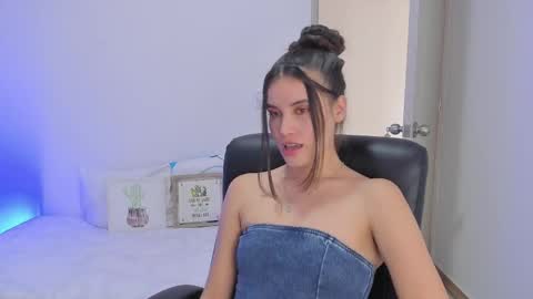 Gabriela online show from September 16, 2025, 8:21 pm