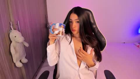 Gabriela online show from November 14, 2025, 4:06 pm