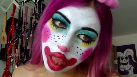 gabygumms online show from October 21, 2025, 1:12 pm