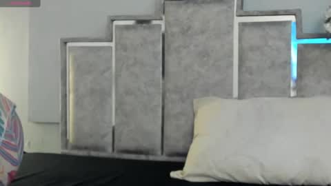 gabyyjones online show from October 3, 2025, 11:29 am