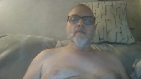 gadude45 online show from November 30, 2025, 3:16 pm