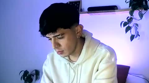 Snapshot of gaelgarcia07 chatting on February 25, 2026, 12:42 am Gael Garca online show from February 25, 2026, 12:42 am