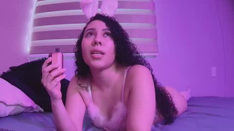 gaia_sweet_ online show from October 3, 2025, 9:56 pm