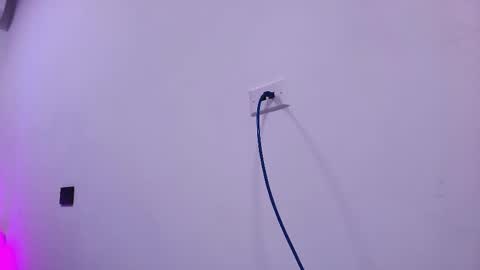 galaanderson online show from December 3, 2025, 11:41 am