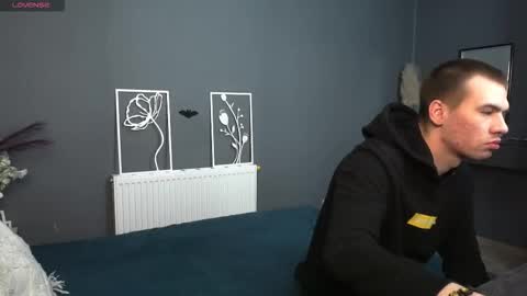 Max and Eva online show from February 16, 2026, 4:08 am