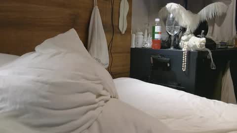 Rose online show from November 16, 2025, 2:55 pm