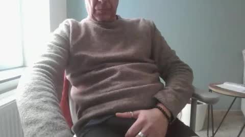 Snapshot of garou75 chatting on February 21, 2026, 1:45 pm garou75 online show from February 21, 2026, 1:45 pm